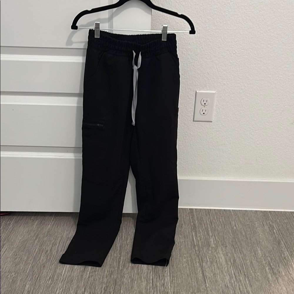 FIGS Black High Waisted Scrub Pants